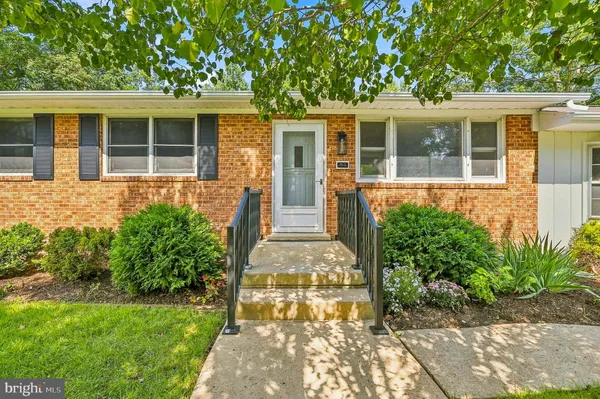 $499,900 | 8618 Lantern Lane, Clinton, MD 20735