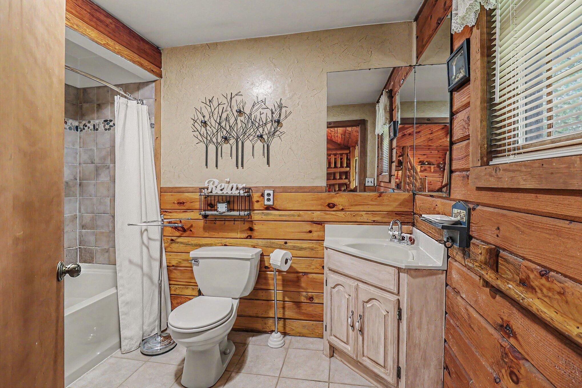 1384 Olson Road Manistee, MI 49660 - Photo 16 of 35 Primary Bathroom