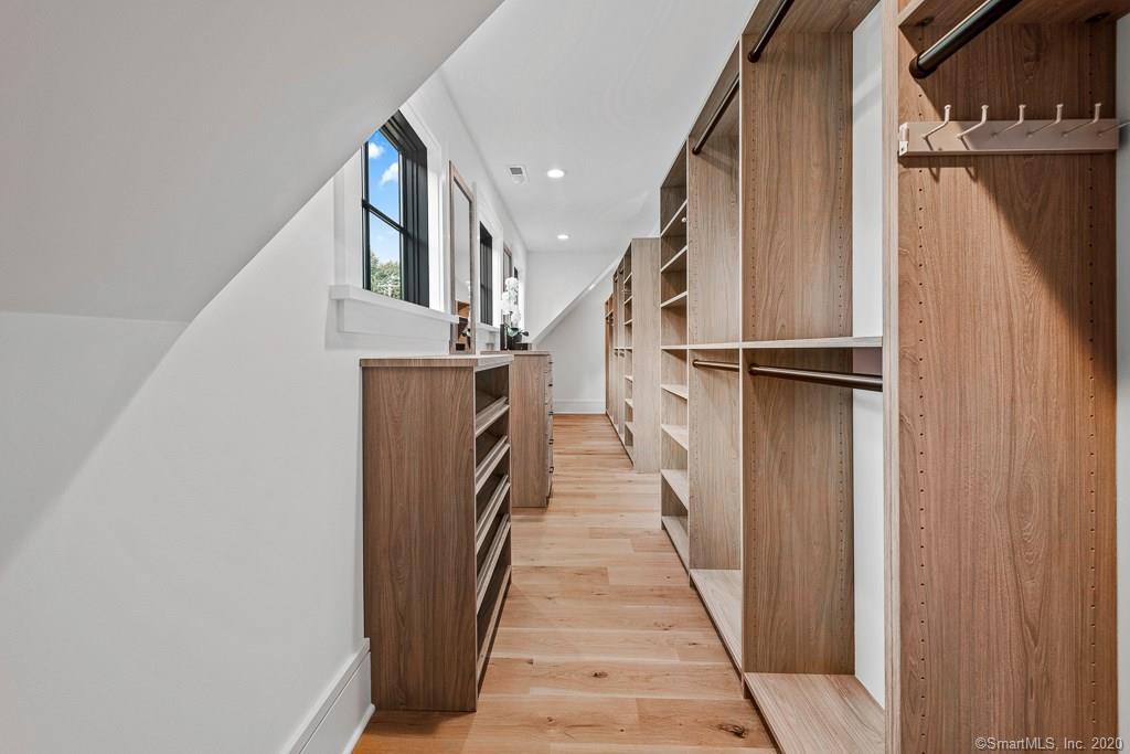 1 Deerfield Road Darien, CT 06820 - Photo 25 of 40 a view of entryway