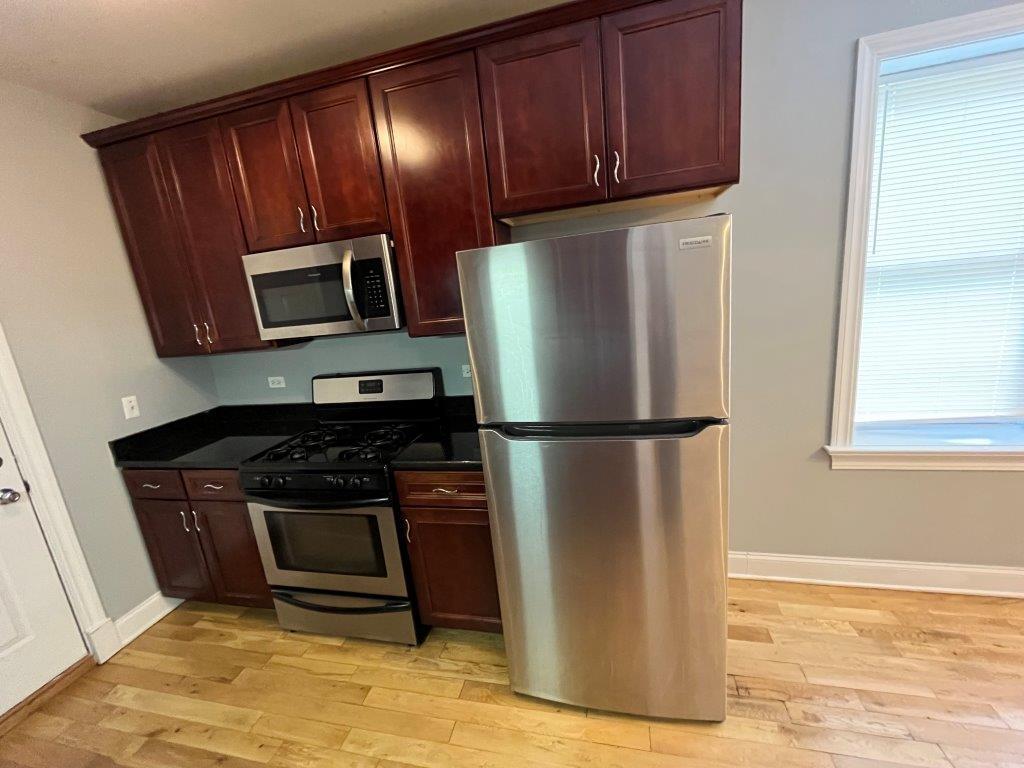 4558 West George Street, Unit 2 Chicago, IL 60641 - Photo 5 of 9