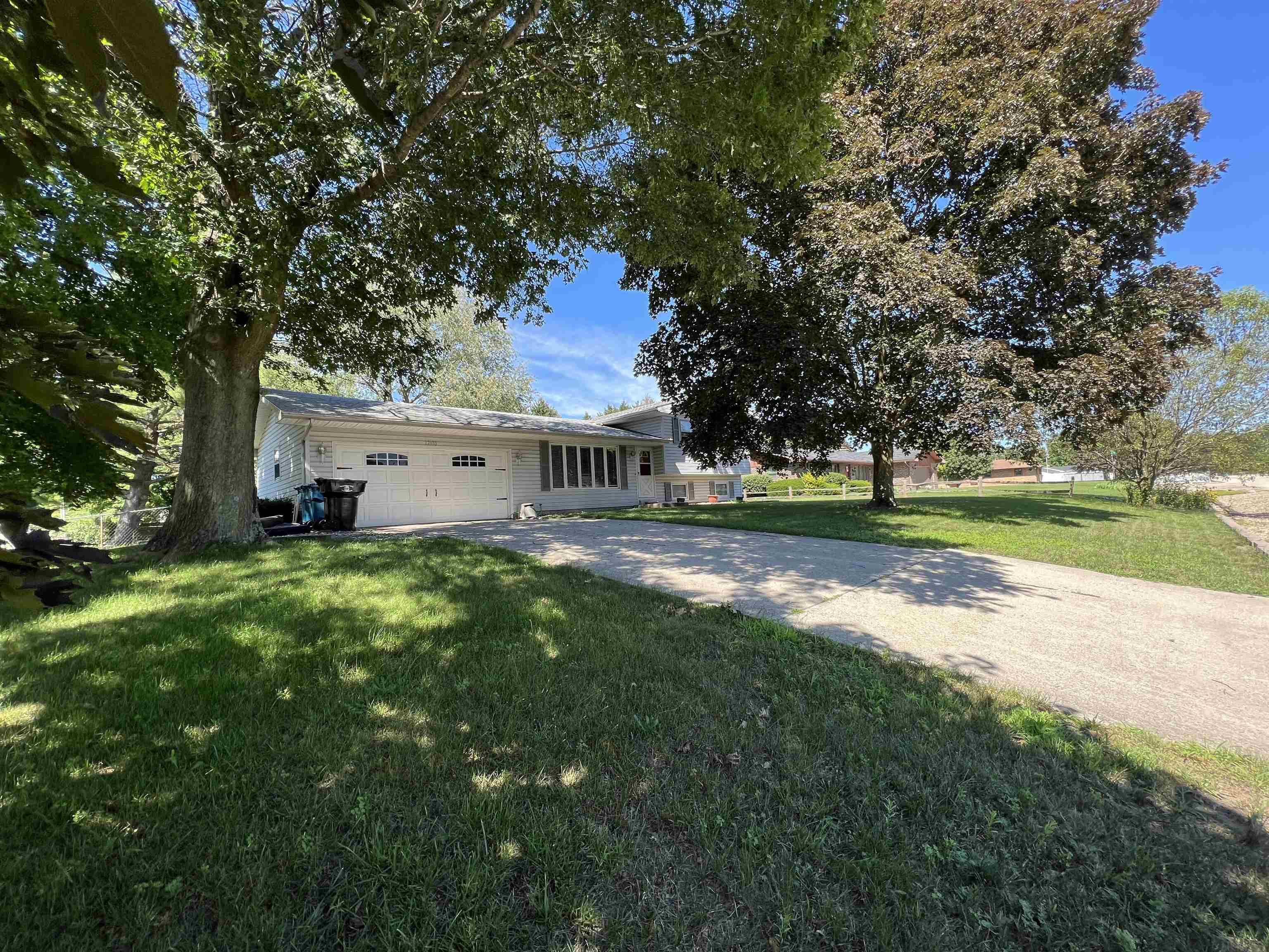 12655 Brick Road Granger, IN 46530 - Photo 3 of 29