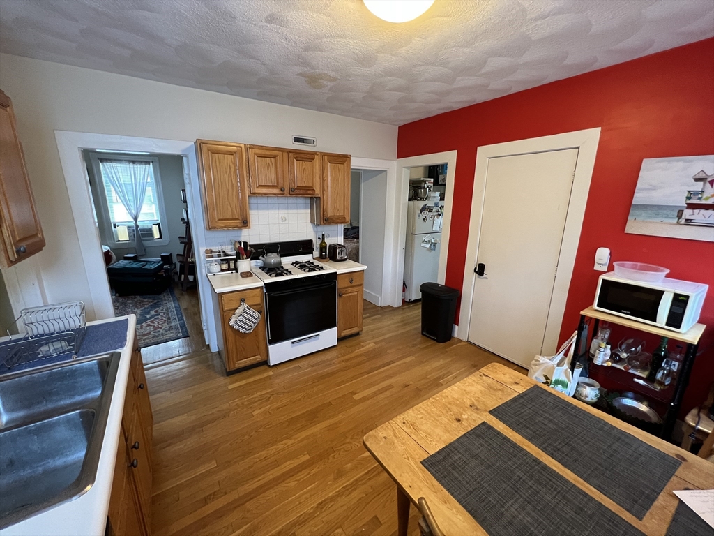 24 Ellington Road, Unit 2 Somerville, MA 02144 - Photo 11 of 23