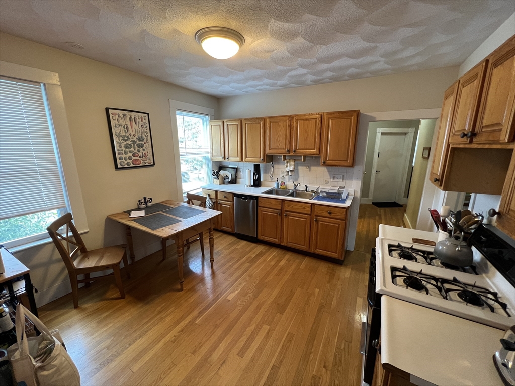 24 Ellington Road, Unit 2 Somerville, MA 02144 - Photo 12 of 23