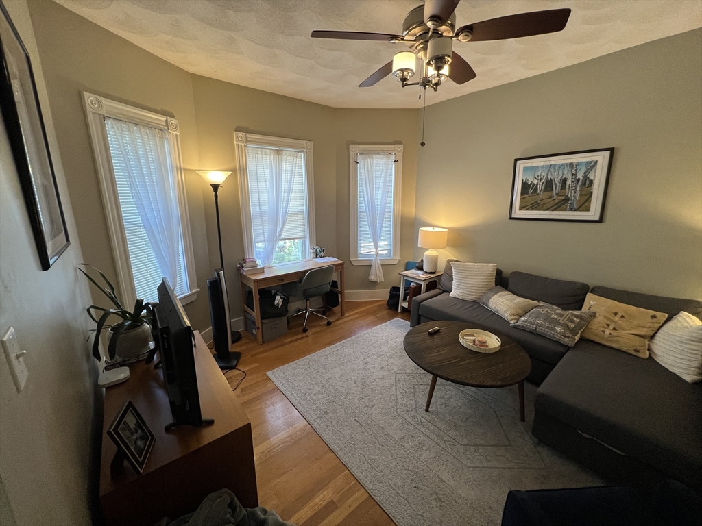 24 Ellington Road, Unit 2 Somerville, MA 02144 - Photo 4 of 23