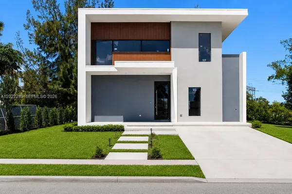 $2,800,000 | 201 Northwest 14th Way, Dania Beach, FL 33004