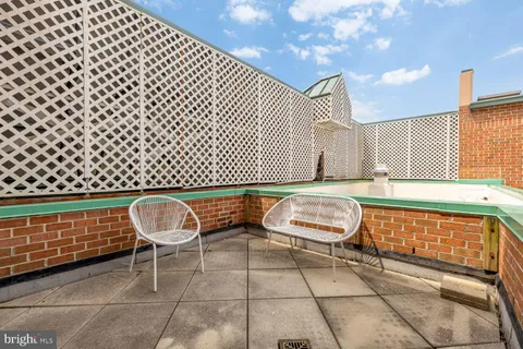 $399,000 | 4808 Moorland Lane, Unit 1102, Bethesda, MD 20814