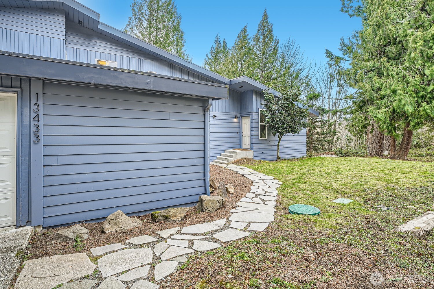 13433 Southeast 141st Street Renton, WA 98059 - Photo 5 of 32