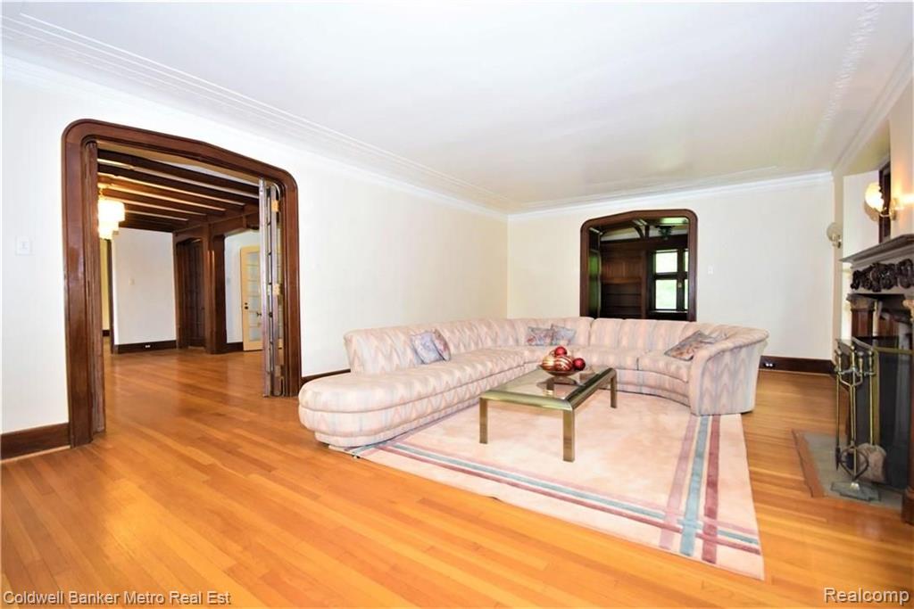 17731 Hamilton Road Detroit, MI 48203 - Photo 13 of 68