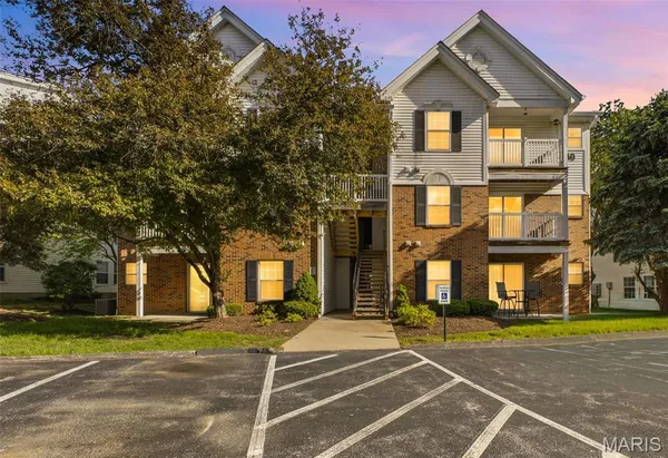 $194,900 | 430 Benton Drive, Unit A, St. Peters, MO 63376
