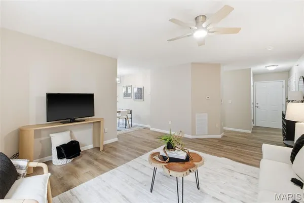 $194,900 | 430 Benton Drive, Unit A, St. Peters, MO 63376