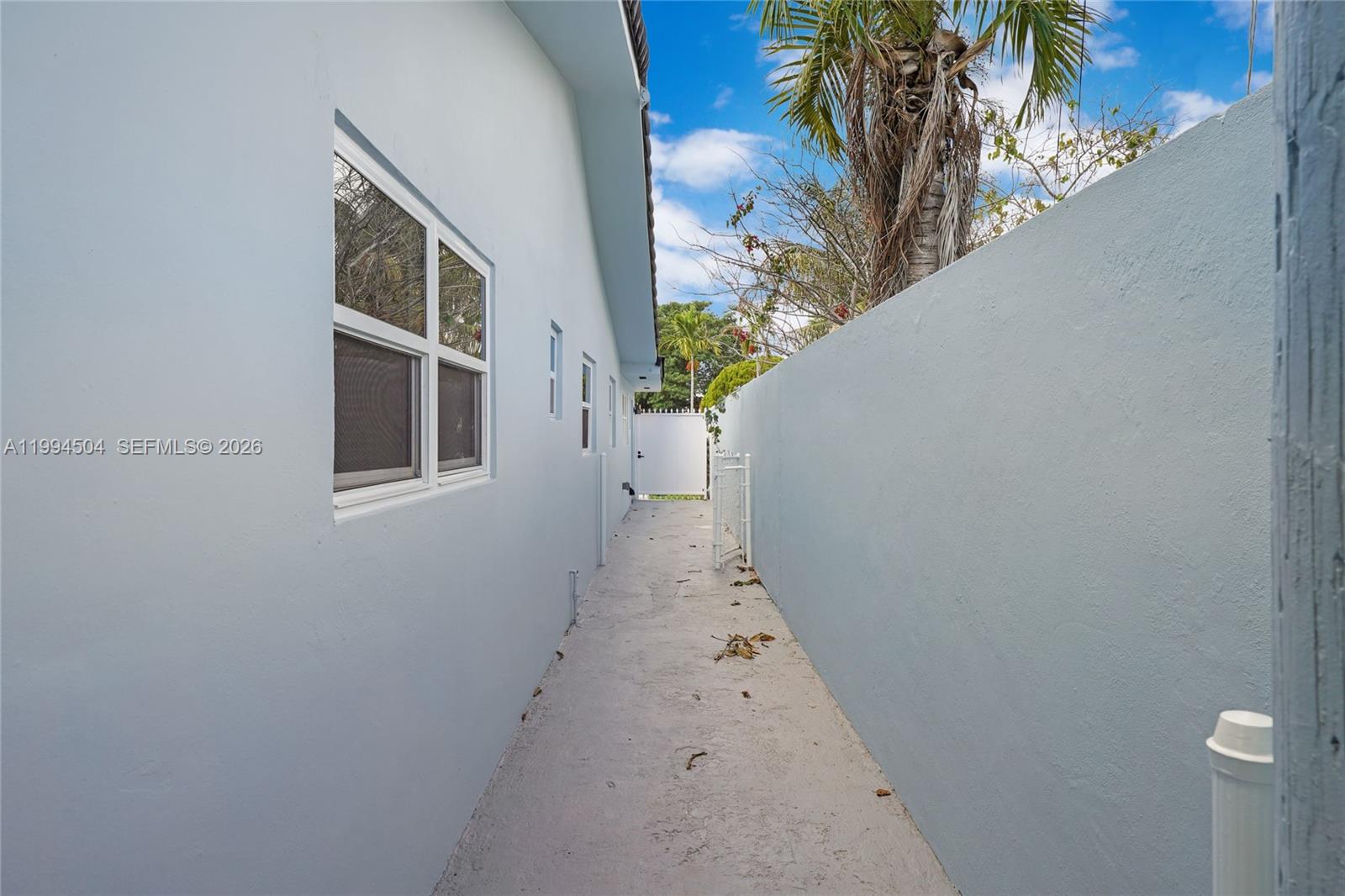 1239 Southwest 22nd Avenue Miami, FL 33135 - Photo 9 of 66