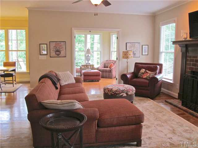 907 Shelley Road Raleigh, NC 27609 - Photo 6 of 23 Den/Family/Great Room