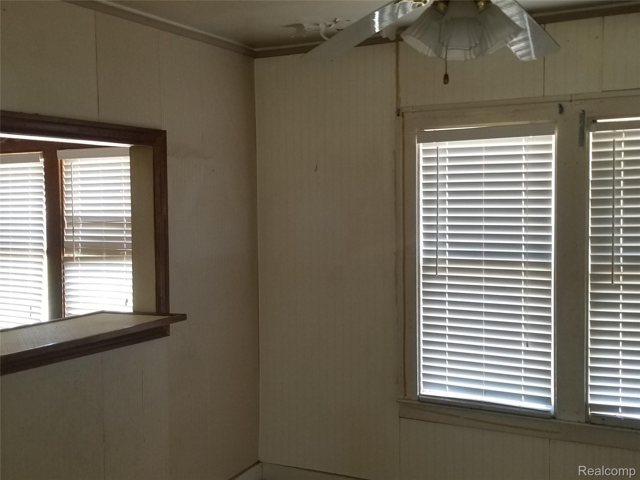 3453 Devonshire Road Detroit, MI 48224 - Photo 8 of 27 20190606_160814.jpg