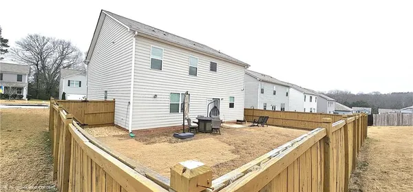 $2,550 | 404 Starbuck Parkway, Pendergrass, GA 30567