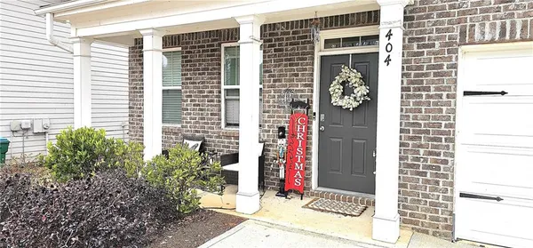 $2,550 | 404 Starbuck Parkway, Pendergrass, GA 30567