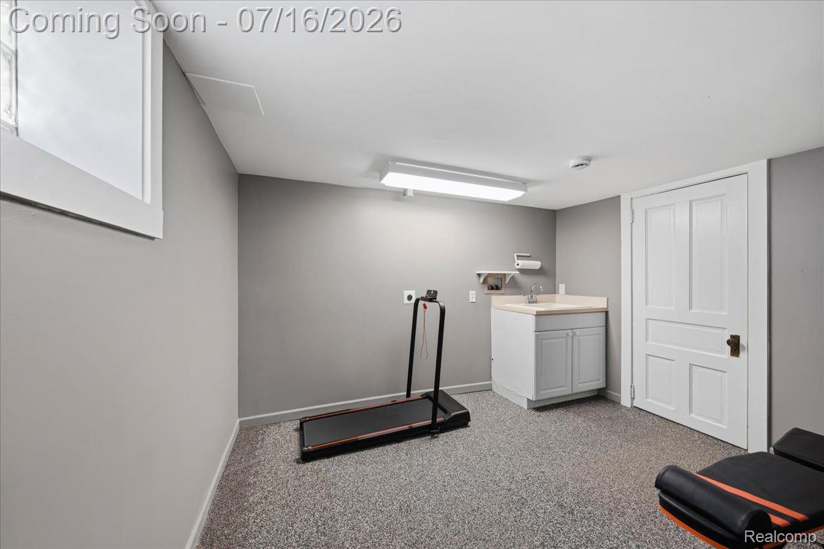 156 Griggs Street Rochester, MI 48307 - Photo 41 of 61 Finished space in basement