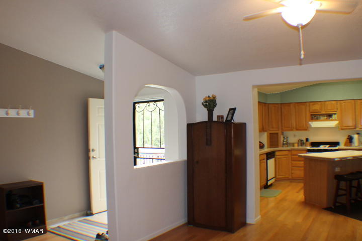 6977 Kings High Road Show Low, AZ 85901 - Photo 14 of 44