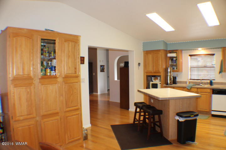 6977 Kings High Road Show Low, AZ 85901 - Photo 2 of 44