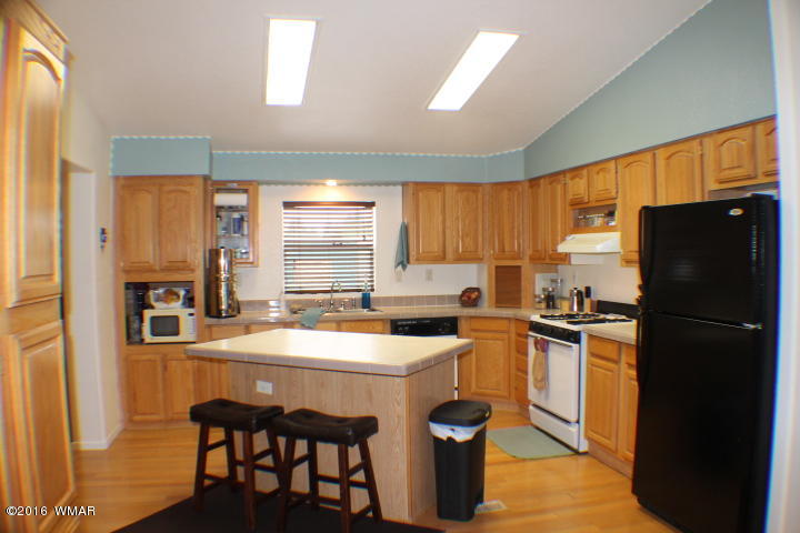 6977 Kings High Road Show Low, AZ 85901 - Photo 3 of 44