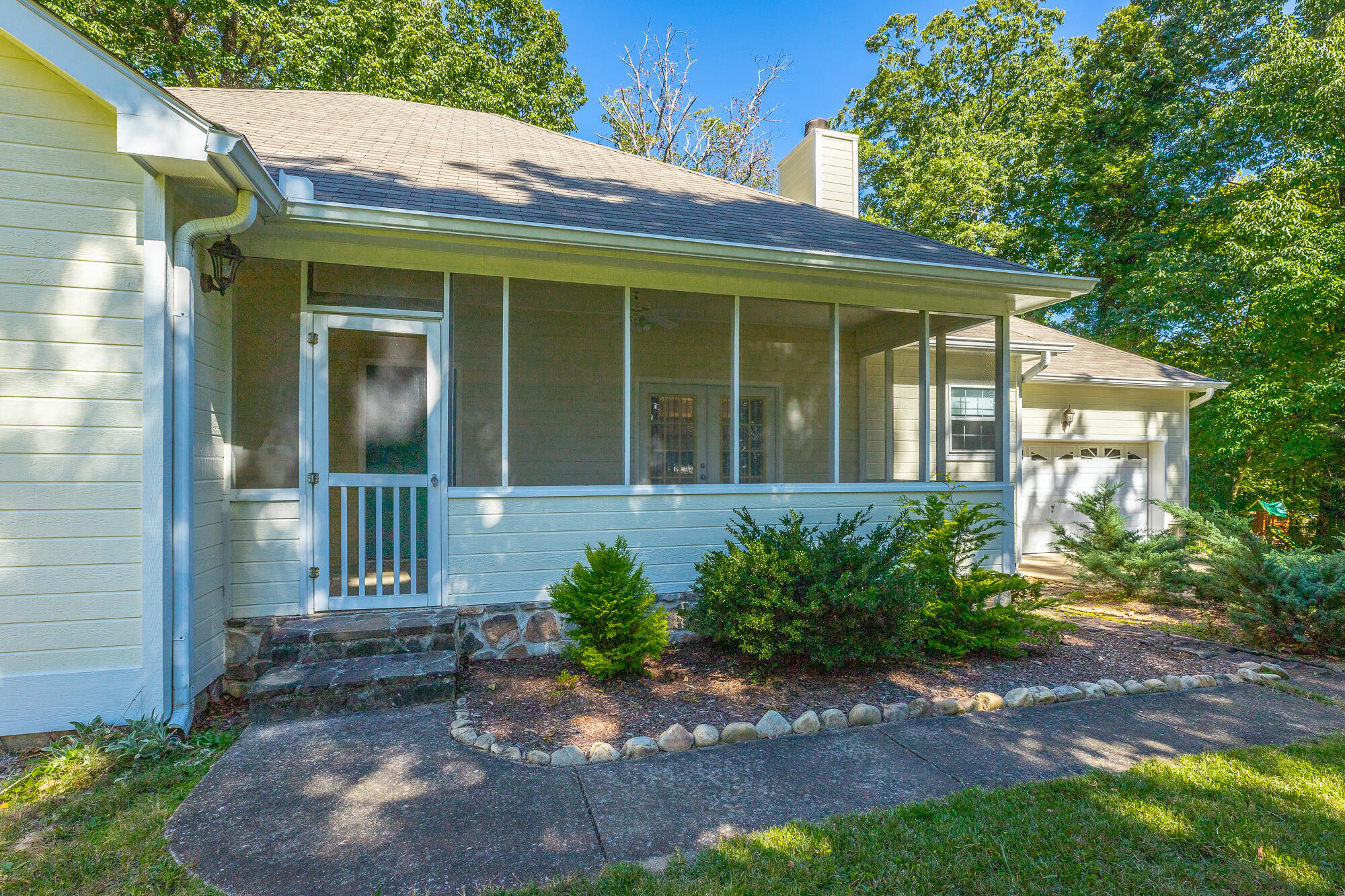 703 Miles Road Signal Mountain, TN 37377 - Photo 14 of 75 Screened Porch