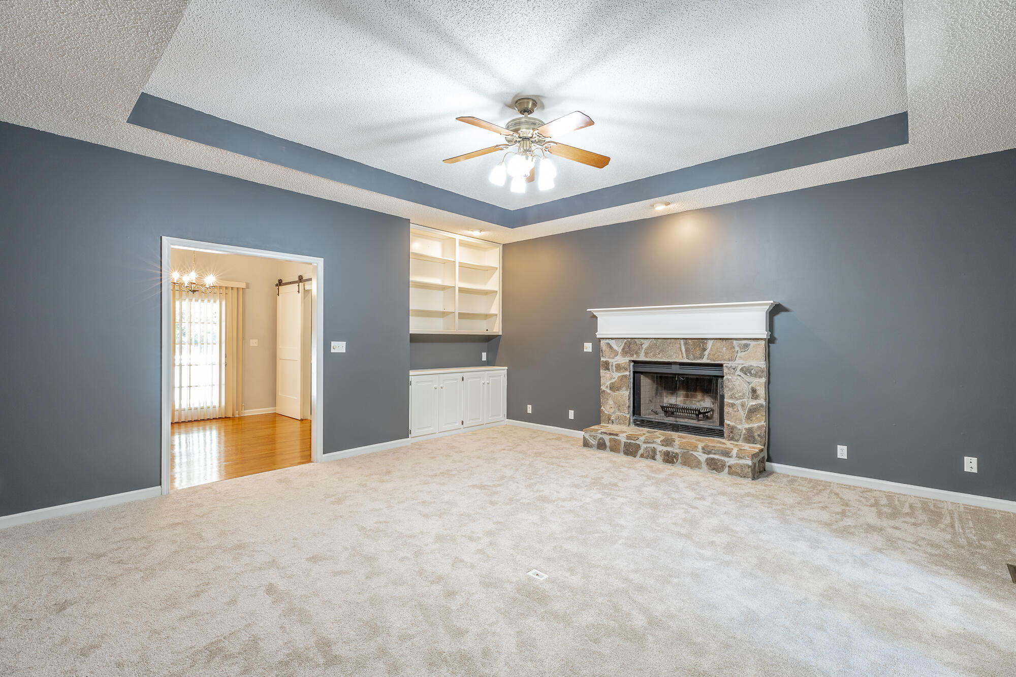 703 Miles Road Signal Mountain, TN 37377 - Photo 21 of 75 Great Room