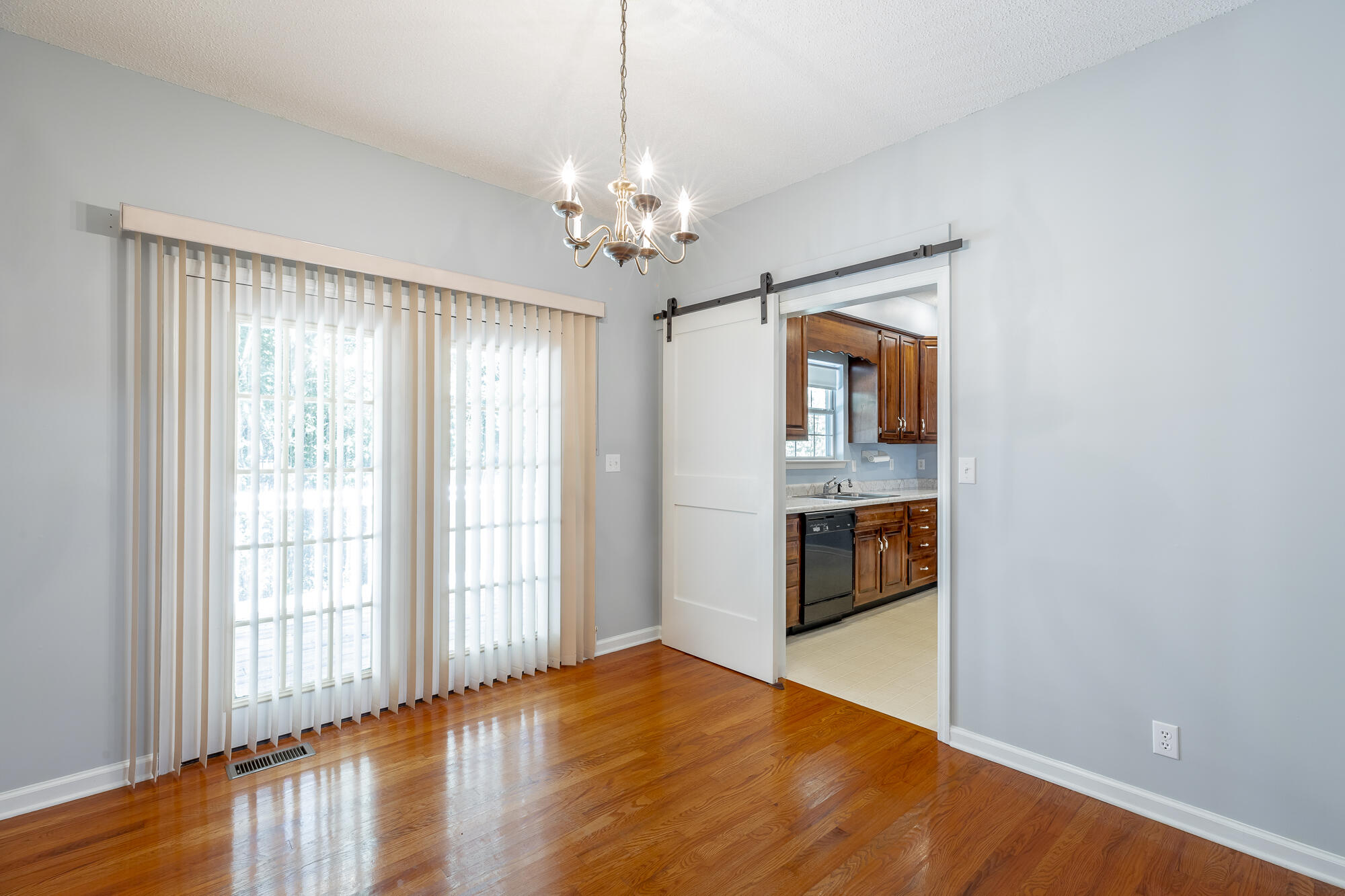 703 Miles Road Signal Mountain, TN 37377 - Photo 27 of 75 Dining Room