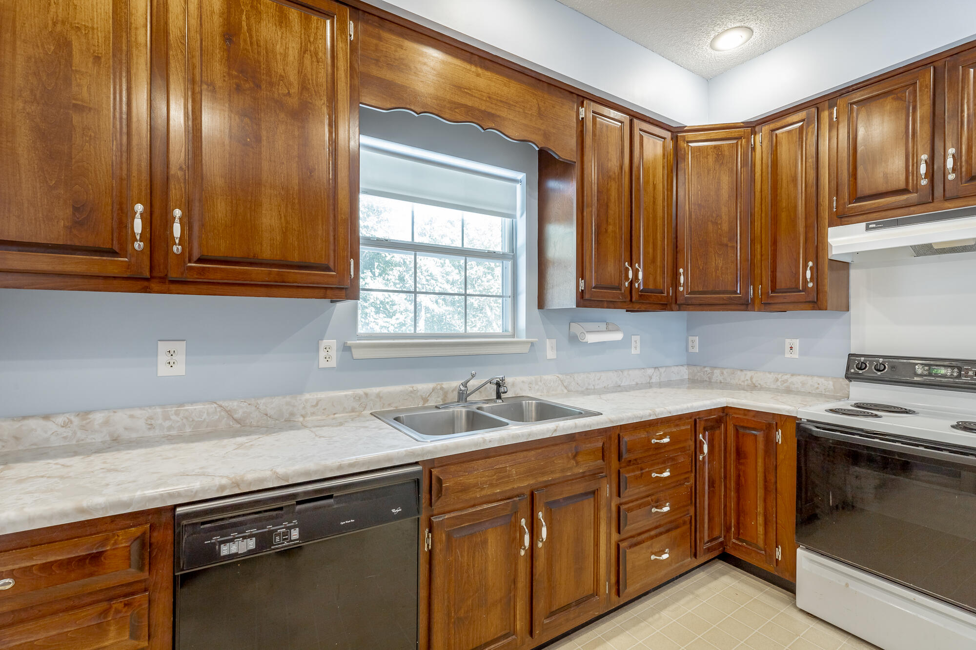 703 Miles Road Signal Mountain, TN 37377 - Photo 32 of 75 Kitchen