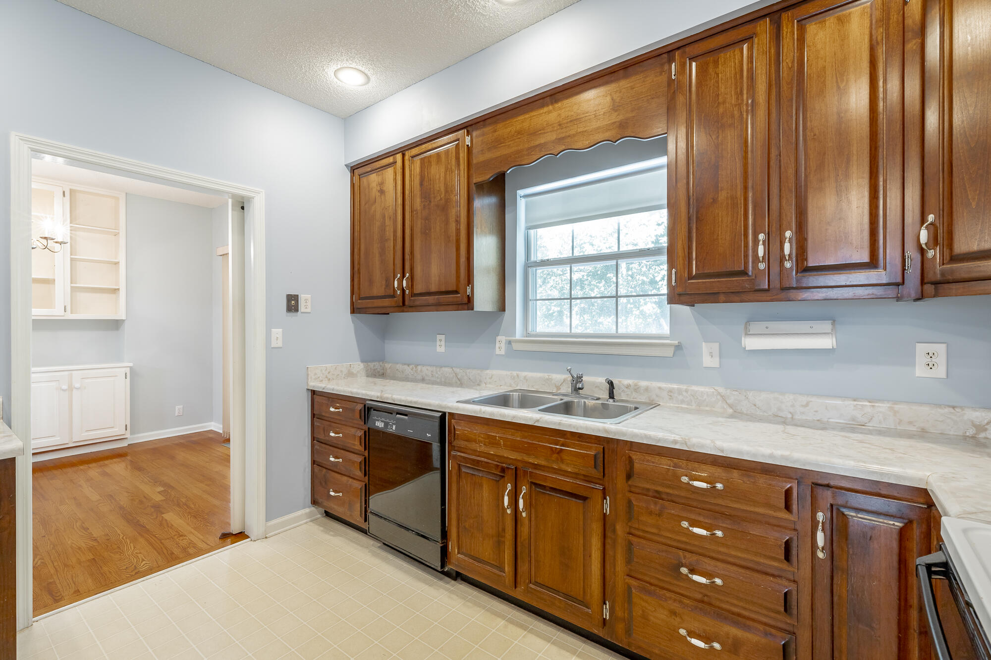 703 Miles Road Signal Mountain, TN 37377 - Photo 33 of 75 Kitchen