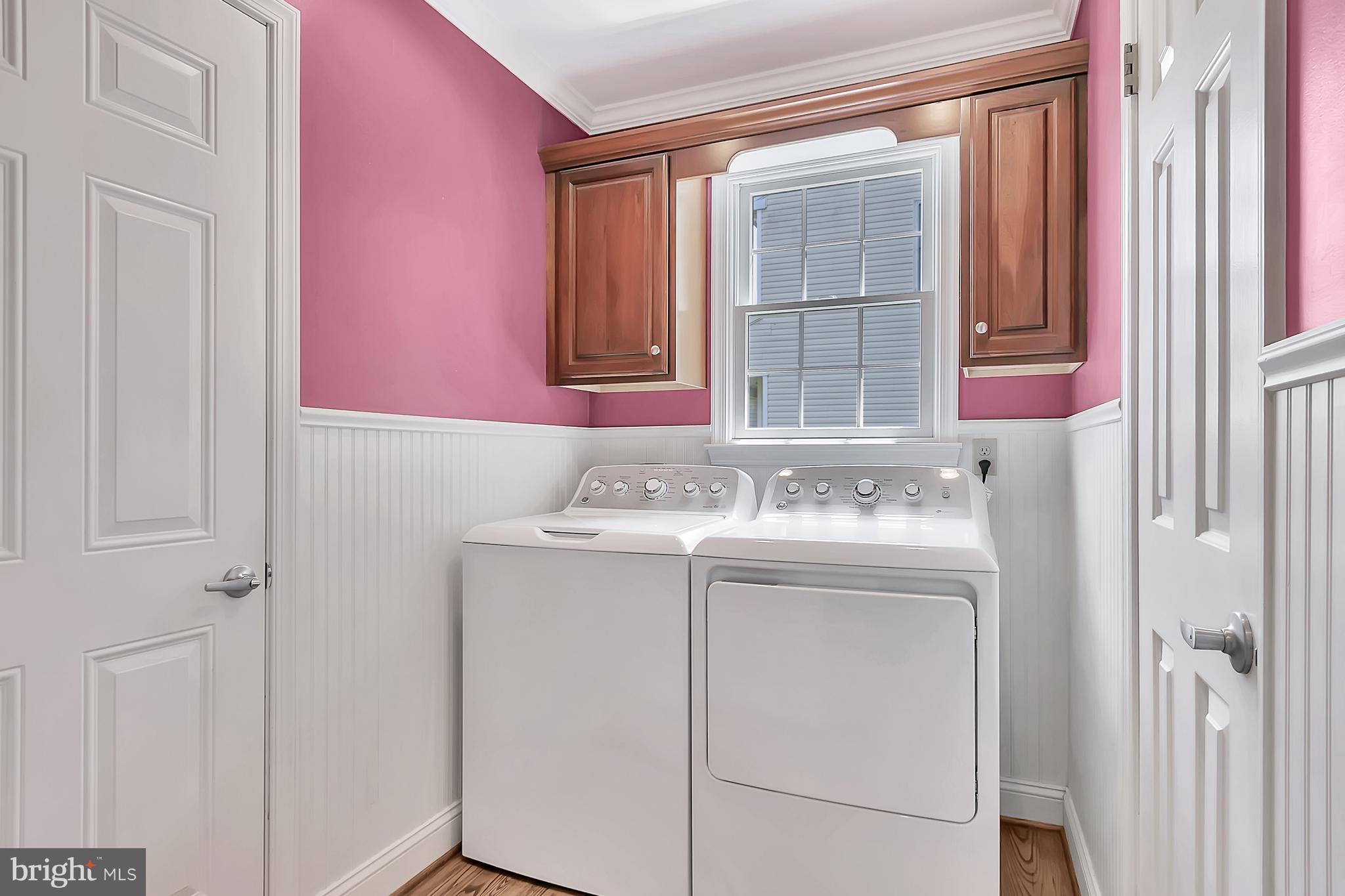 10 New Haven Drive Newark, DE 19713 - Photo 17 of 27 a utility room with dryer and washer