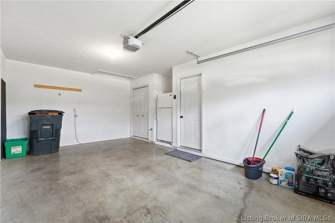 2414 Trinity Run Court New Albany, IN 47150 - Photo 23 of 36