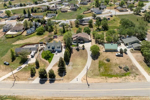 $615,000 | 21020 White Pine Drive, Tehachapi, CA 93561