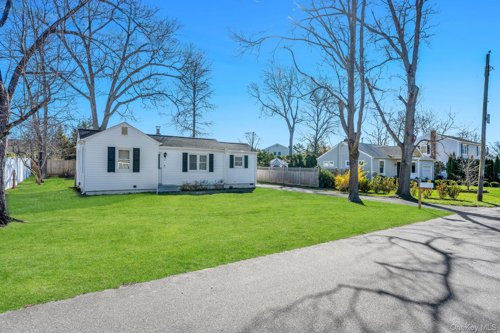 20 Willyn Road Blue Point, NY 11715 - Photo 8 of 33
