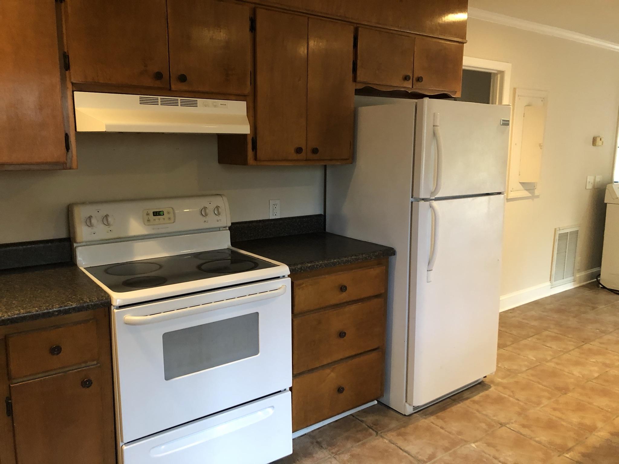 905 Robinwood Road Aberdeen, NC 28315 - Photo 26 of 42 Functional kitchen with all the basics!
