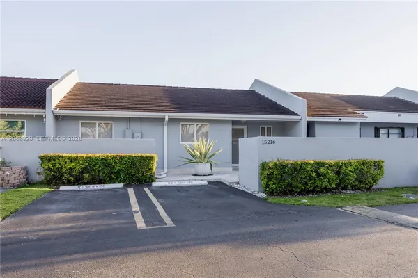 $2,900 | 15216 Southwest 81st Lane, Unit 15216, Miami, FL 33193