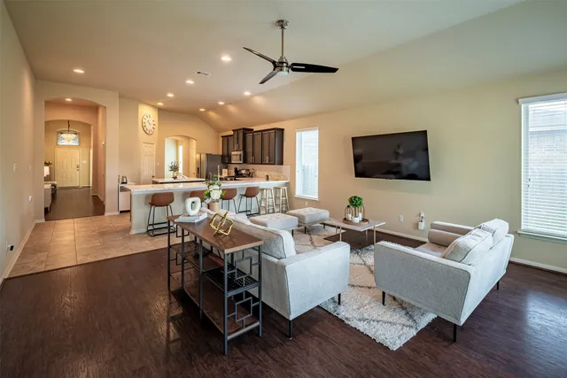 $2,500 | 4423 Hidden Oaks Way, Houston, TX 77084