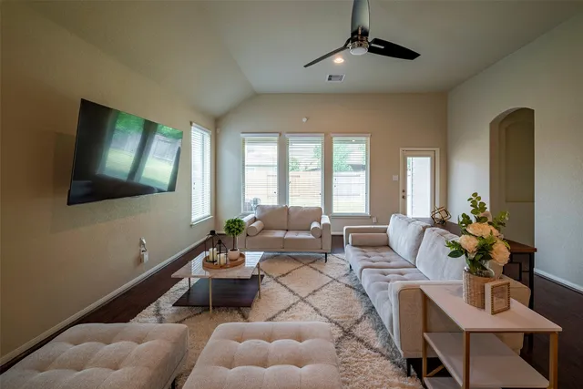 $2,500 | 4423 Hidden Oaks Way, Houston, TX 77084