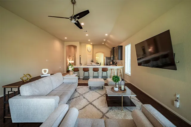 $2,500 | 4423 Hidden Oaks Way, Houston, TX 77084