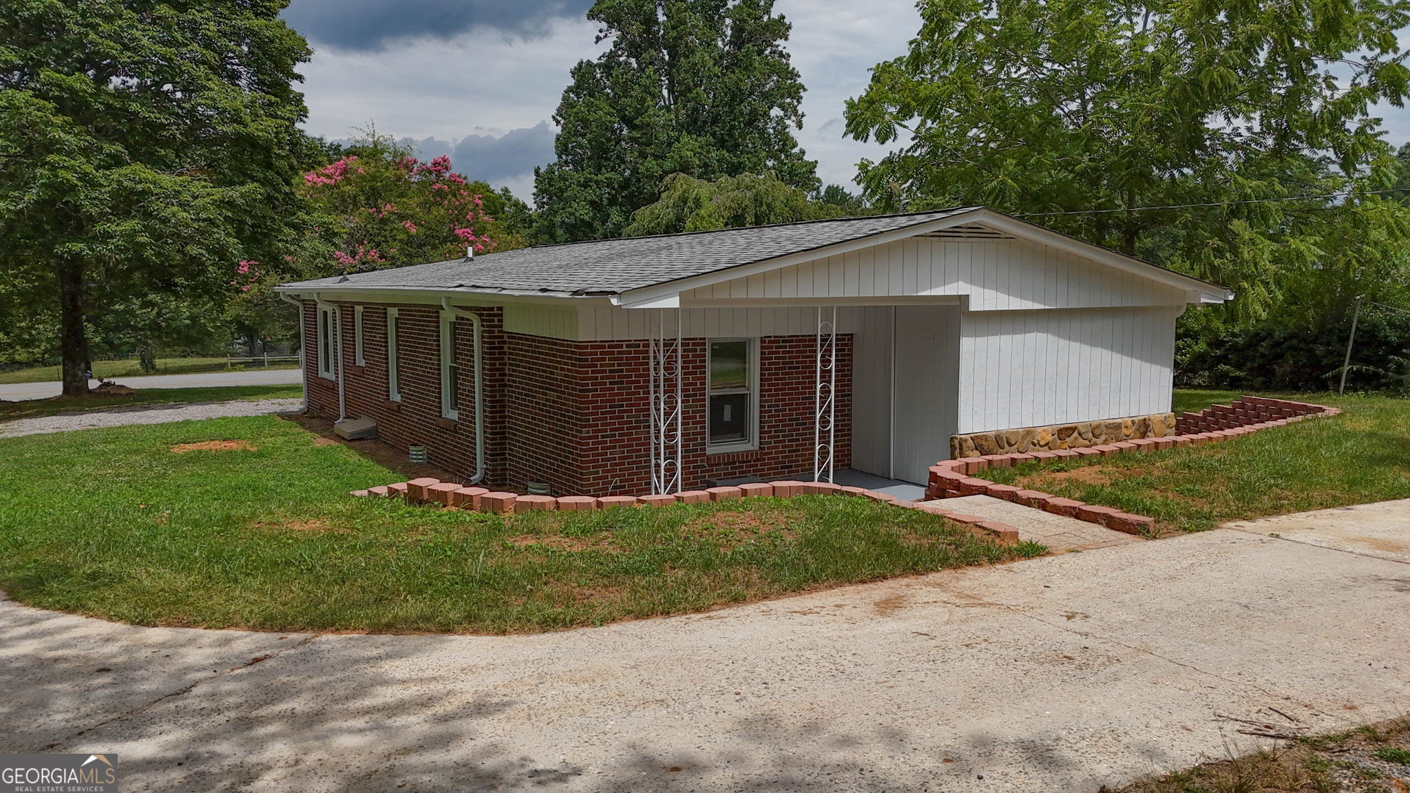 2292 Blacksnake Road Mount Airy, GA 30563 - Photo 3 of 56 Gallery Image 3