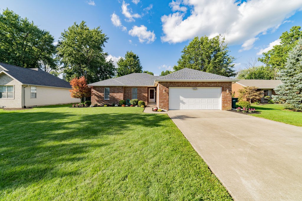 4404 West Petty Road Muncie, IN 47304 - Photo 1 of 20