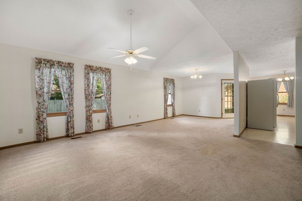 4404 West Petty Road Muncie, IN 47304 - Photo 2 of 20