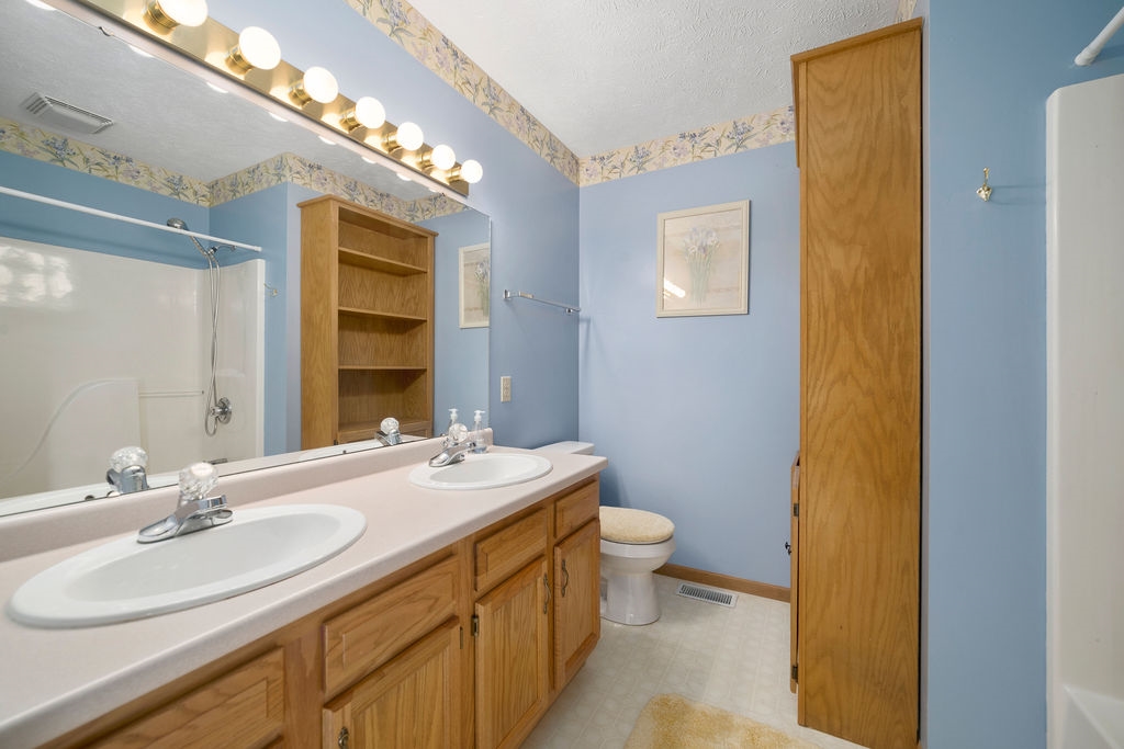 4404 West Petty Road Muncie, IN 47304 - Photo 11 of 20