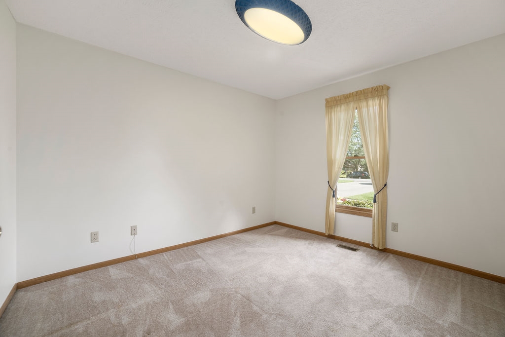 4404 West Petty Road Muncie, IN 47304 - Photo 12 of 20