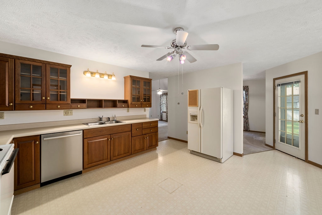 4404 West Petty Road Muncie, IN 47304 - Photo 5 of 20