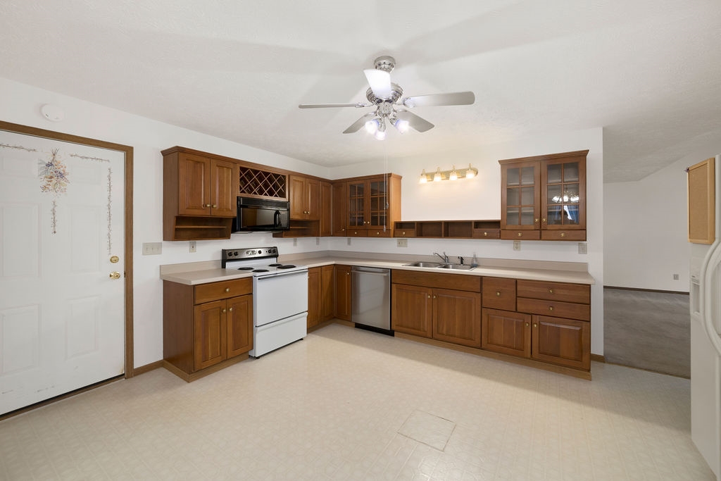 4404 West Petty Road Muncie, IN 47304 - Photo 6 of 20