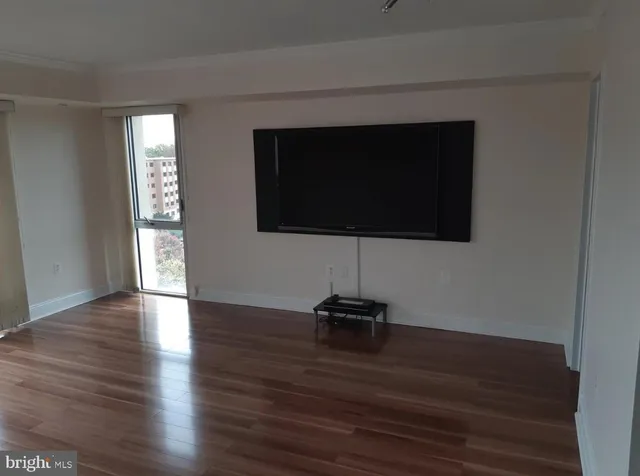 $3,350 | 1300 Army Navy Drive, Unit 922, Arlington, VA 22202