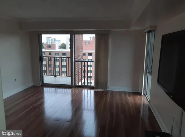 $3,350 | 1300 Army Navy Drive, Unit 922, Arlington, VA 22202