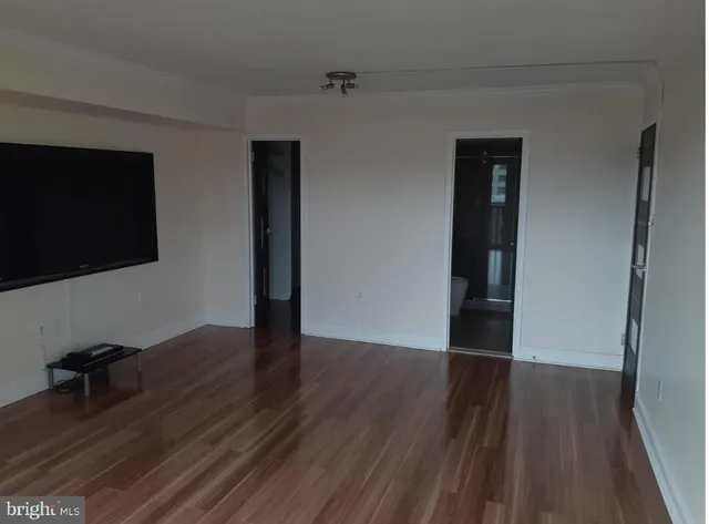 $3,350 | 1300 Army Navy Drive, Unit 922, Arlington, VA 22202