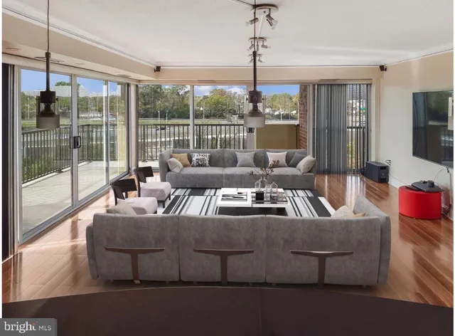 $3,350 | 1300 Army Navy Drive, Unit 922, Arlington, VA 22202