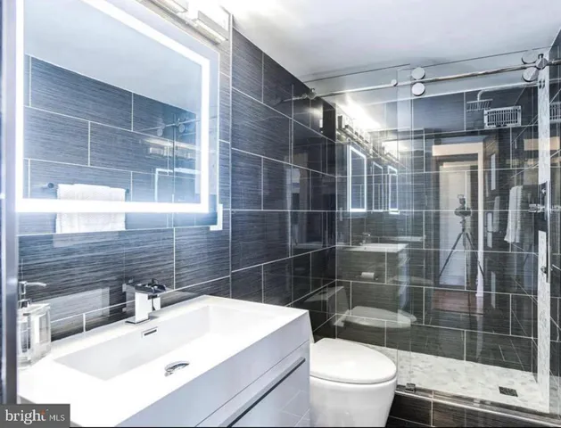 $3,350 | 1300 Army Navy Drive, Unit 922, Arlington, VA 22202