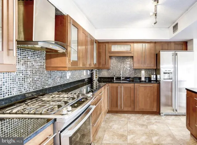 $3,350 | 1300 Army Navy Drive, Unit 922, Arlington, VA 22202